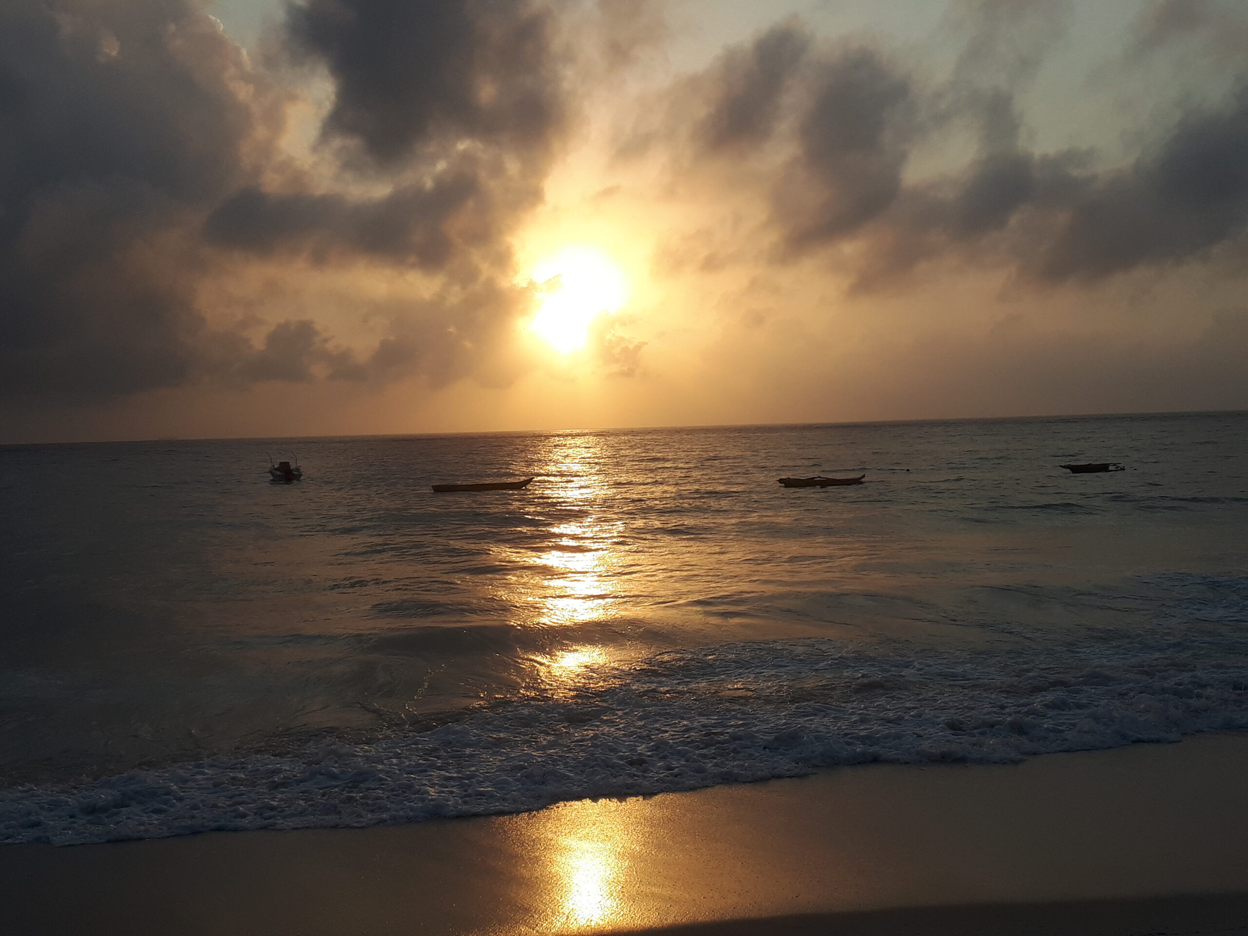 Diani-beach-sunrise-kenya-ahambi-tours Diani-beach-sunrise-kenya-ahambi-tours