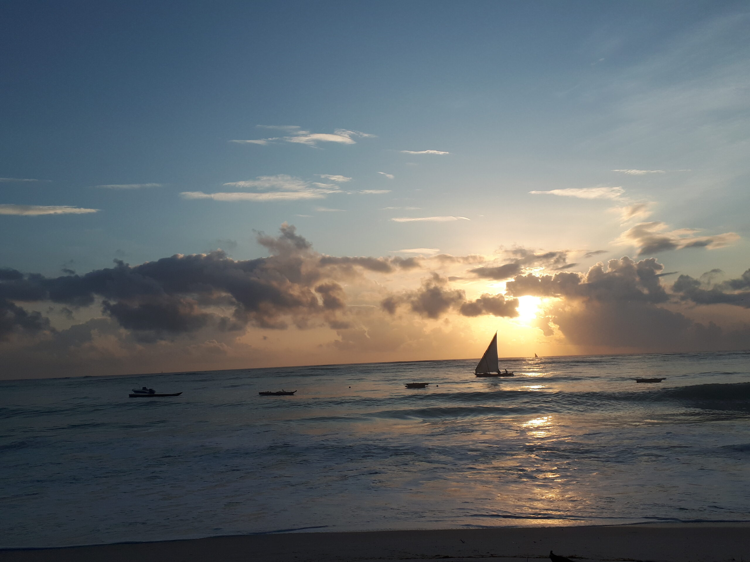 diani-beach-sunrise-indian-ocean-ahambi-tours diani-beach-sunrise-indian-ocean-ahambi-tours