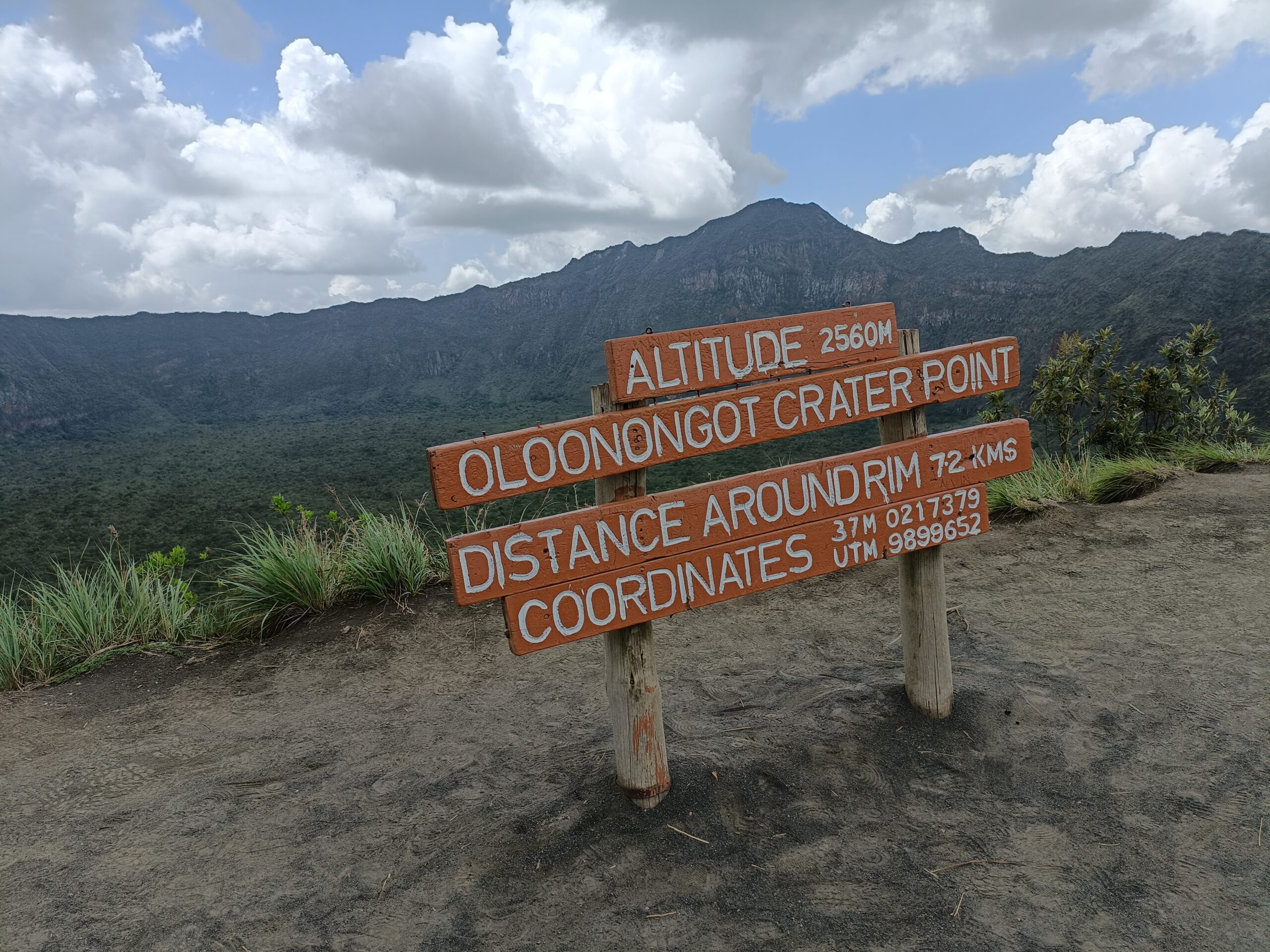 mount-longonot-crater-rim-sign-ahambi-tours mount-longonot-crater-rim-sign-ahambi-tours