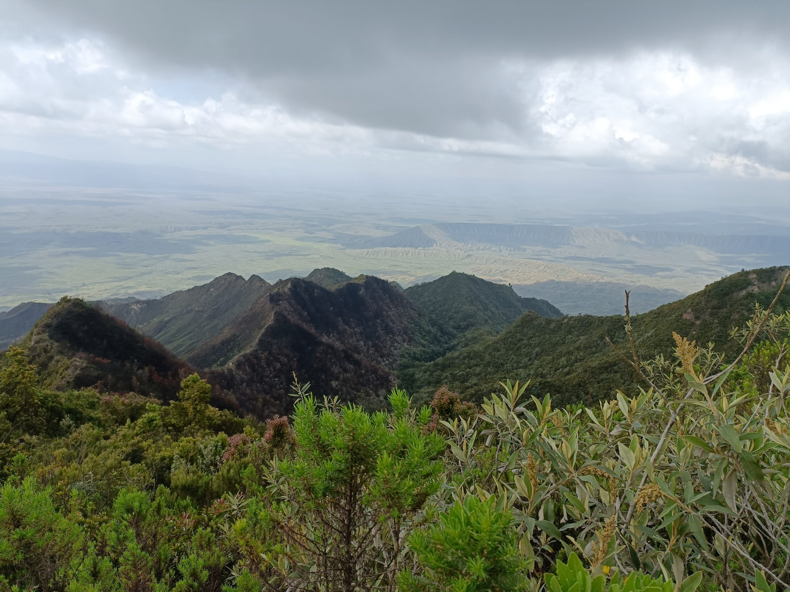 mount-longonot-hike-rift-valley-view-ahambi-tours mount-longonot-hike-rift-valley-view-ahambi-tours