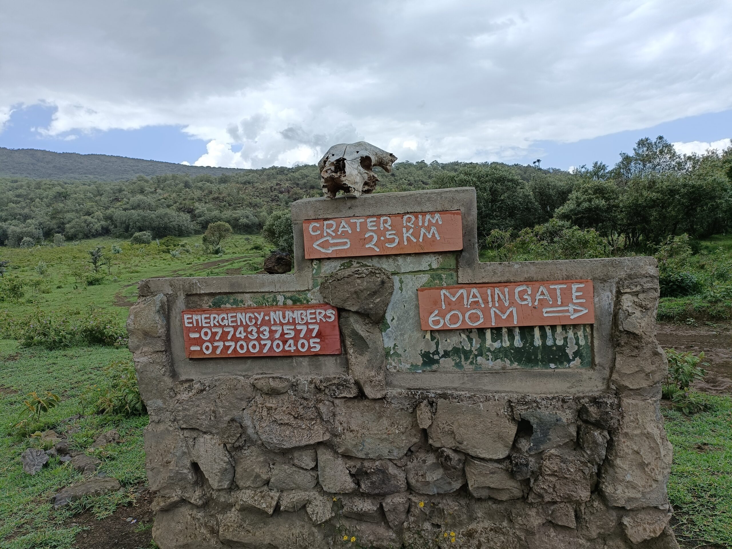mount-longonot-hiking-trail-sign-ahambi-tours mount-longonot-hiking-trail-sign-ahambi-tours